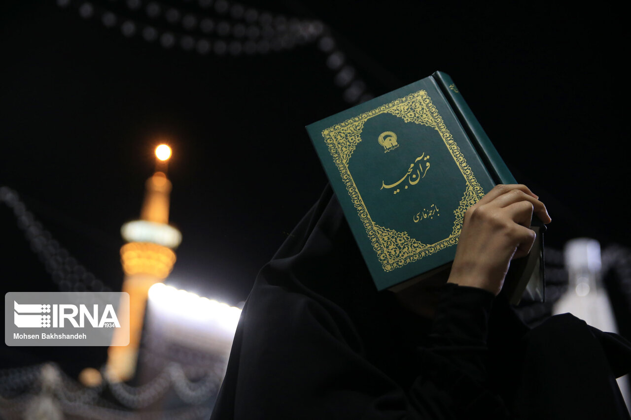 آیین احیای دومین شب قدر در حرم امام هشتم (ع) برگزار شد