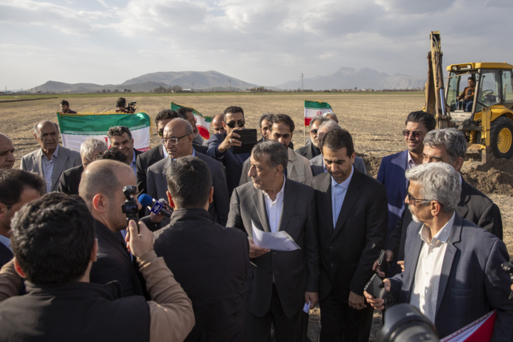 معاون رئیس جمهور: به دنبال شکلگیری یک کریدور بینالمللی فعال از کرمانشاه تا بغداد هستیم معاون رئیس جمهور: به دنبال شکلگیری یک کریدور بینالمللی فعال از کرمانشاه تا بغداد هستیم