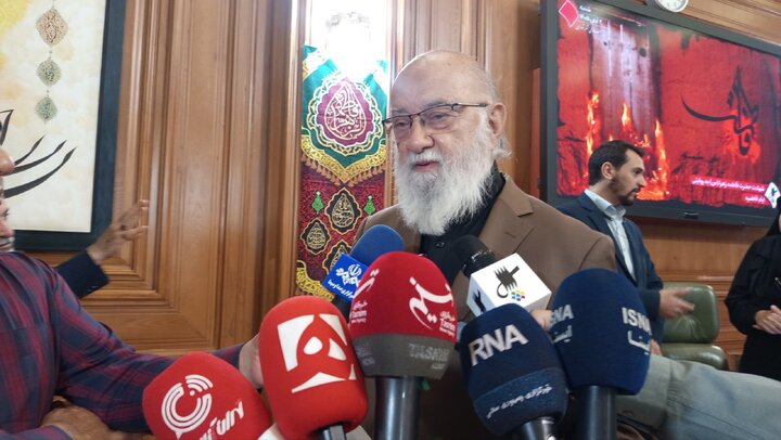 متروباس‌ها راه حل مناسبی برای حمل انبوه شهروندان هستند 