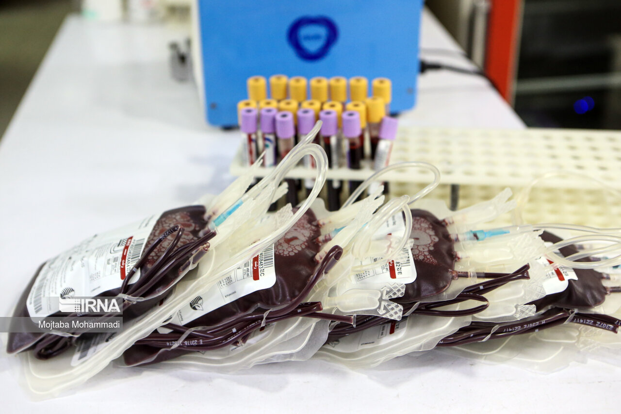 محققان دانشگاه امیر کبیر با پر مرغ اسفنج بندآورنده خون تولید کردند