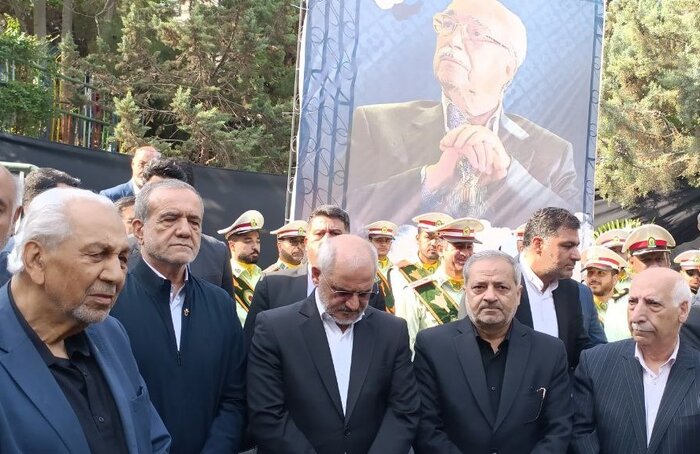 آیین وداع با پیکر ناصر قفلی خیر مدرسه ساز با حضور رئیس جمهور برگزار شد