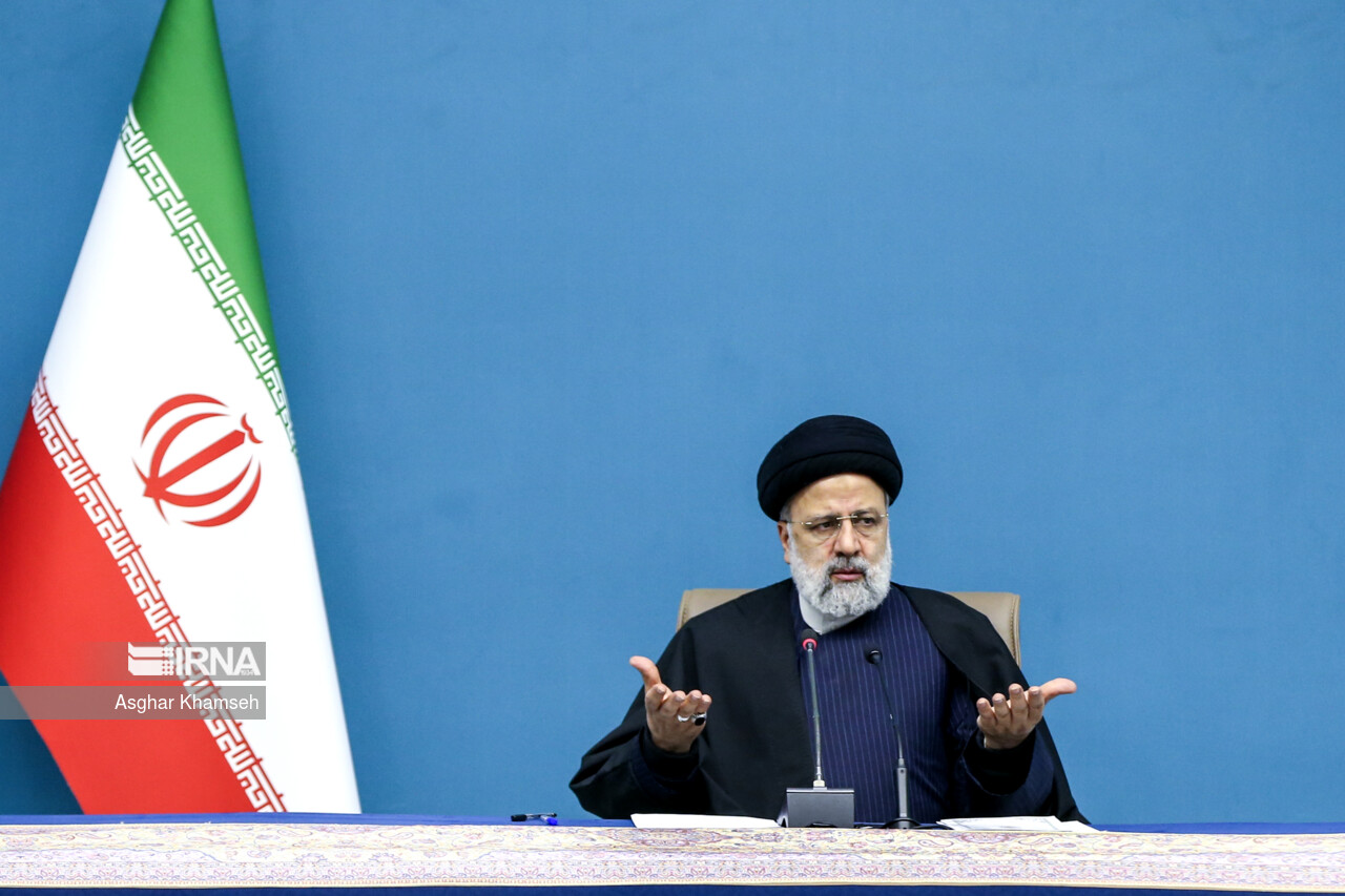 لایحه جامع رفع محدودیت‌های قانونی در مناطق آزاد تدوین شود