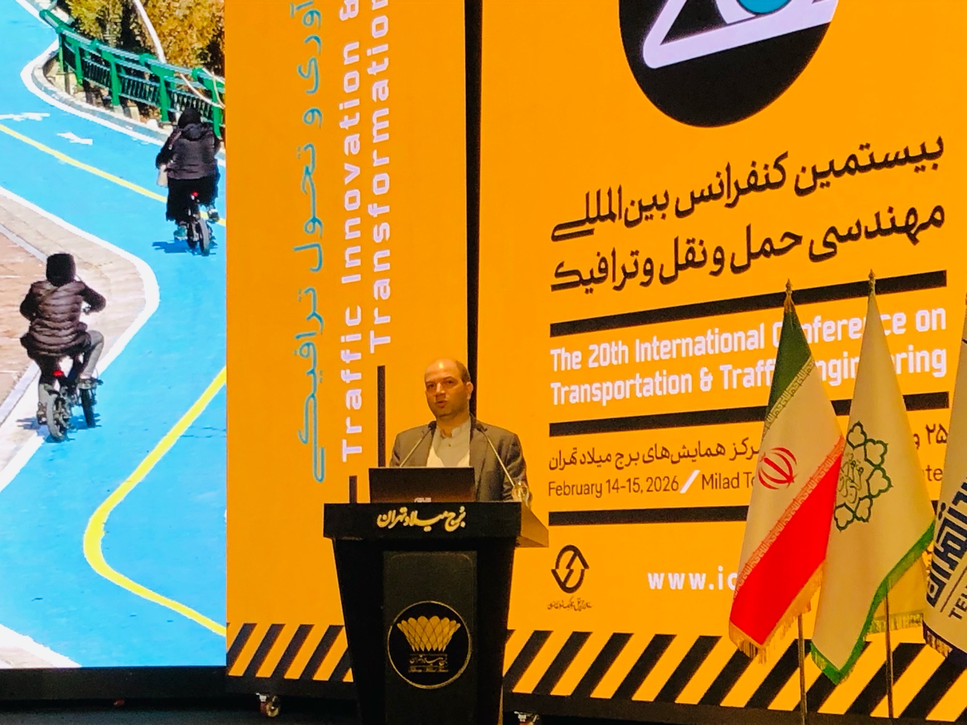 تهران به سوی حملونقل پاک و هوشمند؛ ترکیبی از تغییر رفتار، فناوری و سیاستگذاری تهران به سوی حملونقل پاک و هوشمند؛ ترکیبی از تغییر رفتار، فناوری و سیاستگذاری